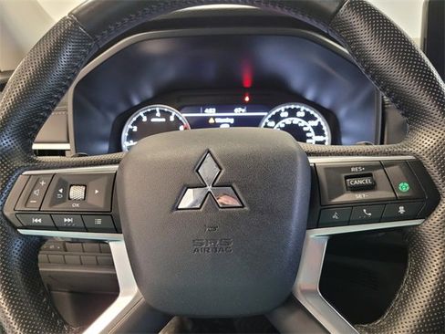 Used 2024 Mitsubishi Outlander SE Black Edition image 22