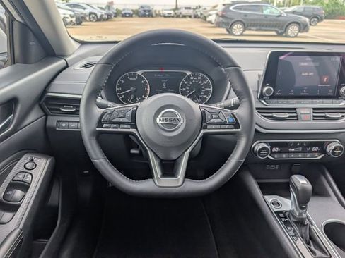 Used 2019 Nissan Altima 2.5 SV FWD image 24