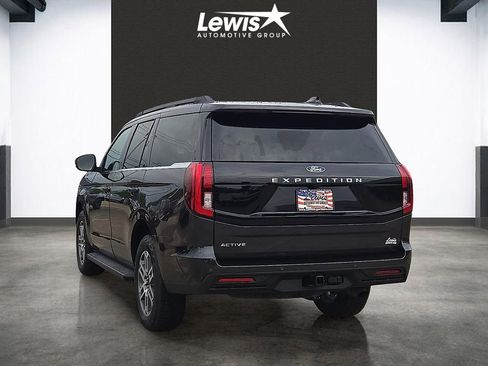 Used 2025 Ford Expedition Active image 3