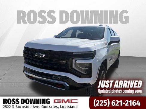 Used 2025 Chevrolet Suburban Z71 AWD/4WD image 1