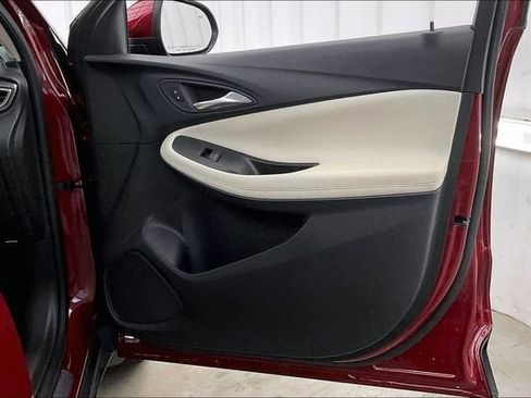 Certified 2022 Buick Encore GX Select AWD/4WD image 21