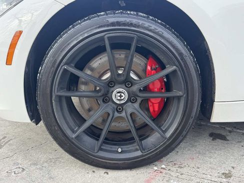 Used 2018 BMW 320i Sedan image 9