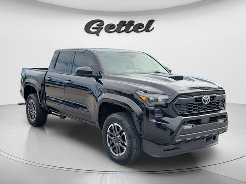 Certified 2025 Toyota Tacoma TRD Sport RWD image 3