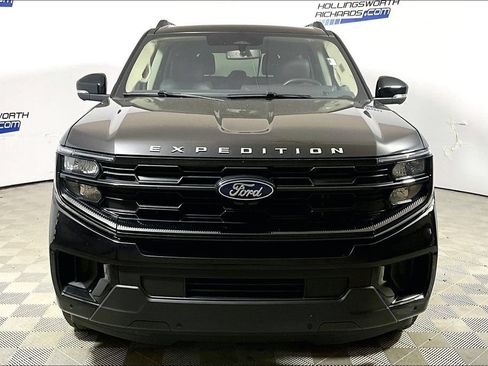 Certified 2025 Ford Expedition Active AWD/4WD image 2