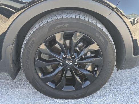 Used 2020 Kia Sorento EX image 9