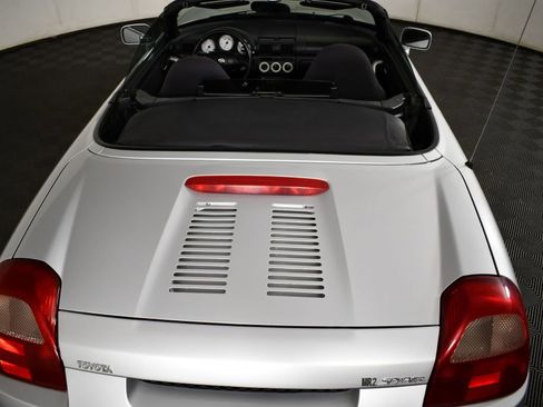 Used 2000 Toyota MR2 image 23