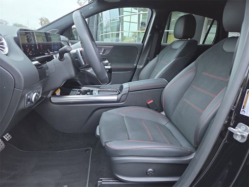 Certified 2025 Mercedes-Benz GLA 250 image 10