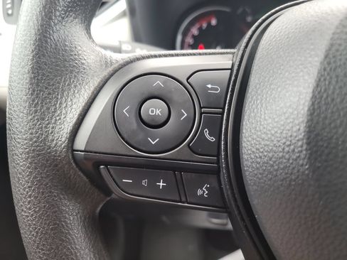 Used 2025 Toyota RAV4 XLE w/ Convenience Package FWD image 31