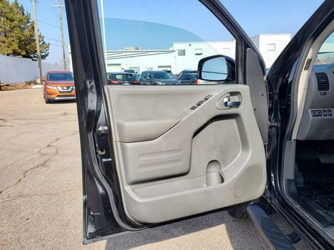 Used 2020 Nissan Frontier SV w/ Midnight Edition Floor Mats image 14