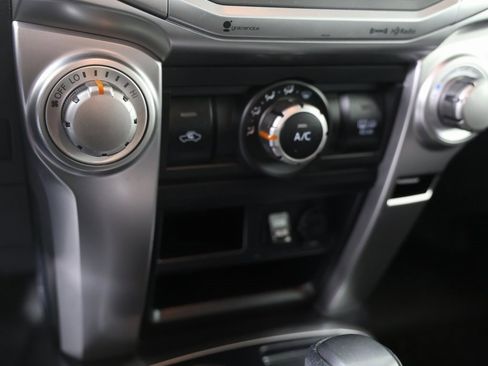 Used 2016 Toyota 4Runner SR5 image 17