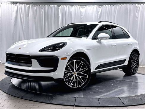 Used 2026 Porsche Macan AWD/4WD image 1