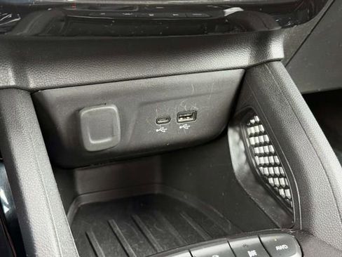 Used 2025 Chevrolet TrailBlazer LT AWD/4WD image 25