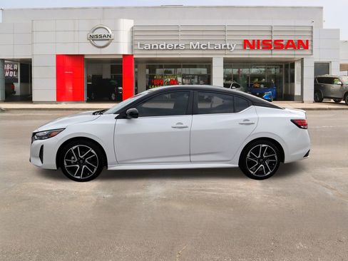 Used 2025 Nissan Sentra SR image 6