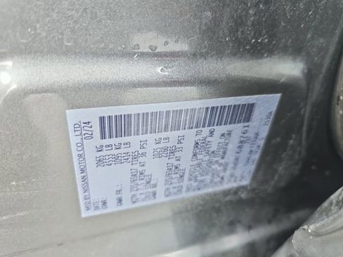 Used 2024 Nissan Rogue S FWD image 36