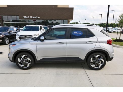 Certified 2025 Hyundai Venue SEL FWD image 6