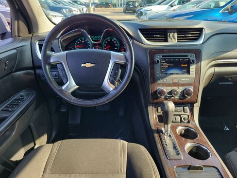 Used 2017 Chevrolet Traverse LT image 10