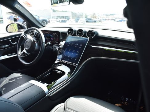 Used 2023 Mercedes-Benz GLC 300 4MATIC image 32