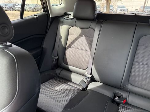 Used 2025 Chevrolet Trax LT image 39