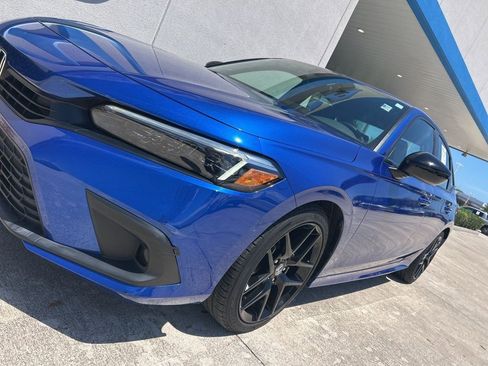 Used 2023 Honda Civic Sport image 4