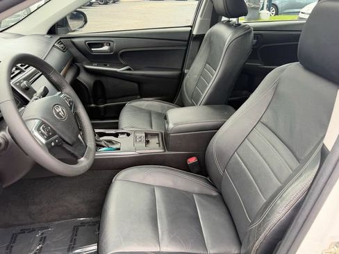 Used 2017 Toyota Camry XLE FWD image 10