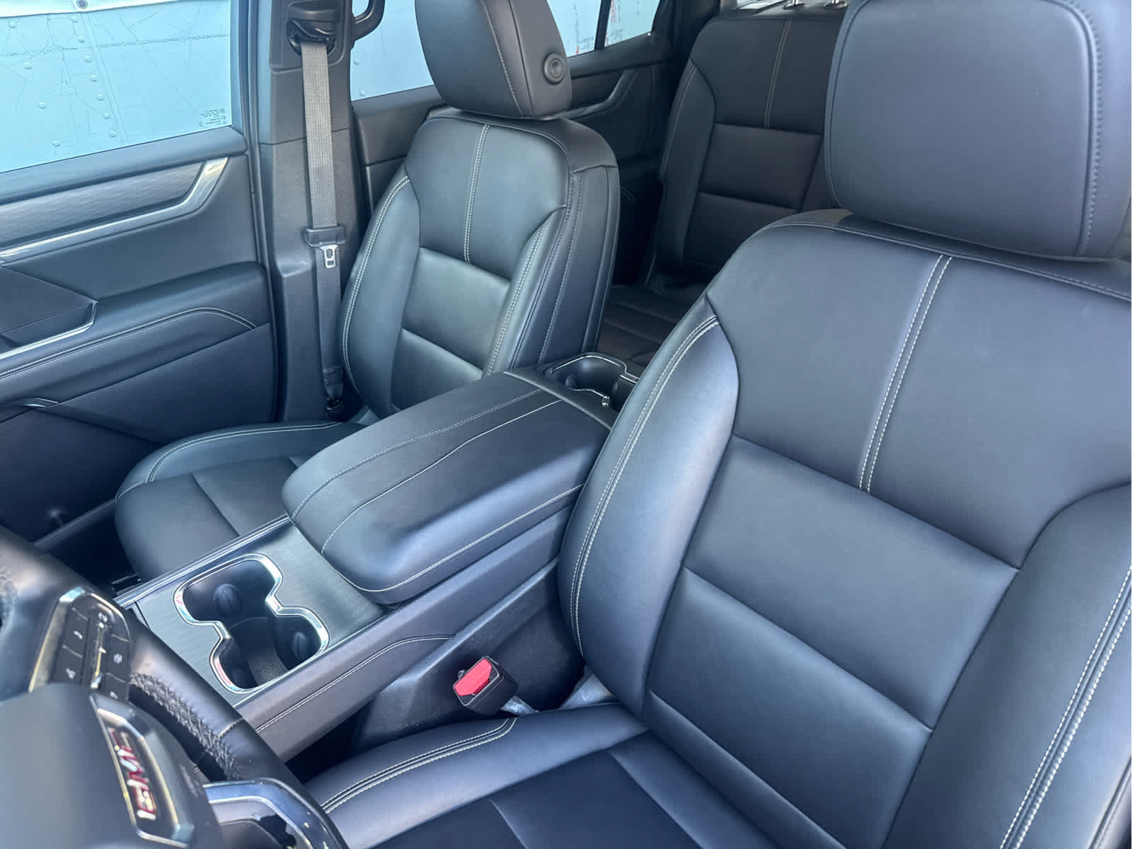 Used 2024 GMC Acadia Elevation AWD/4WD image 33