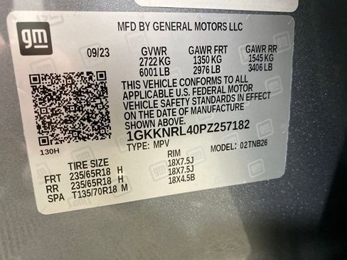 Used 2023 GMC Acadia SLE w/ Driver Convenience Package AWD/4WD image 13