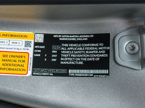 Used 2025 Aston Martin Vanquish image 20