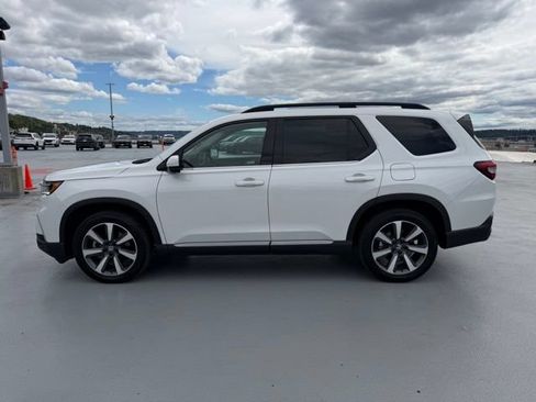 Certified 2024 Honda Pilot Elite image 10