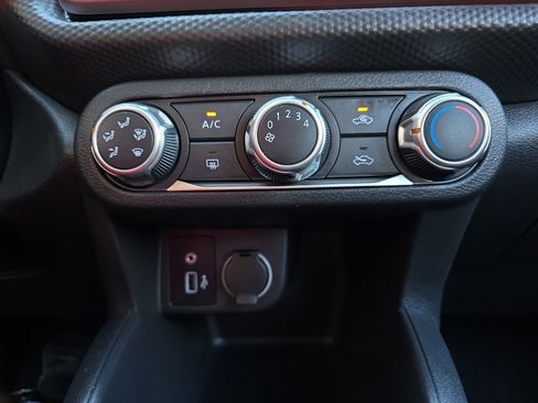 Used 2021 Nissan Kicks S image 17