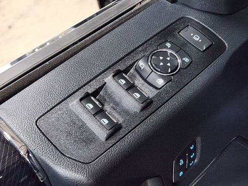 Used 2022 Ford F250 Platinum w/ FX4 Off-Road Package image 41