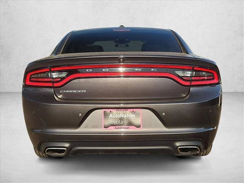 Used 2020 Dodge Charger SXT RWD image 7