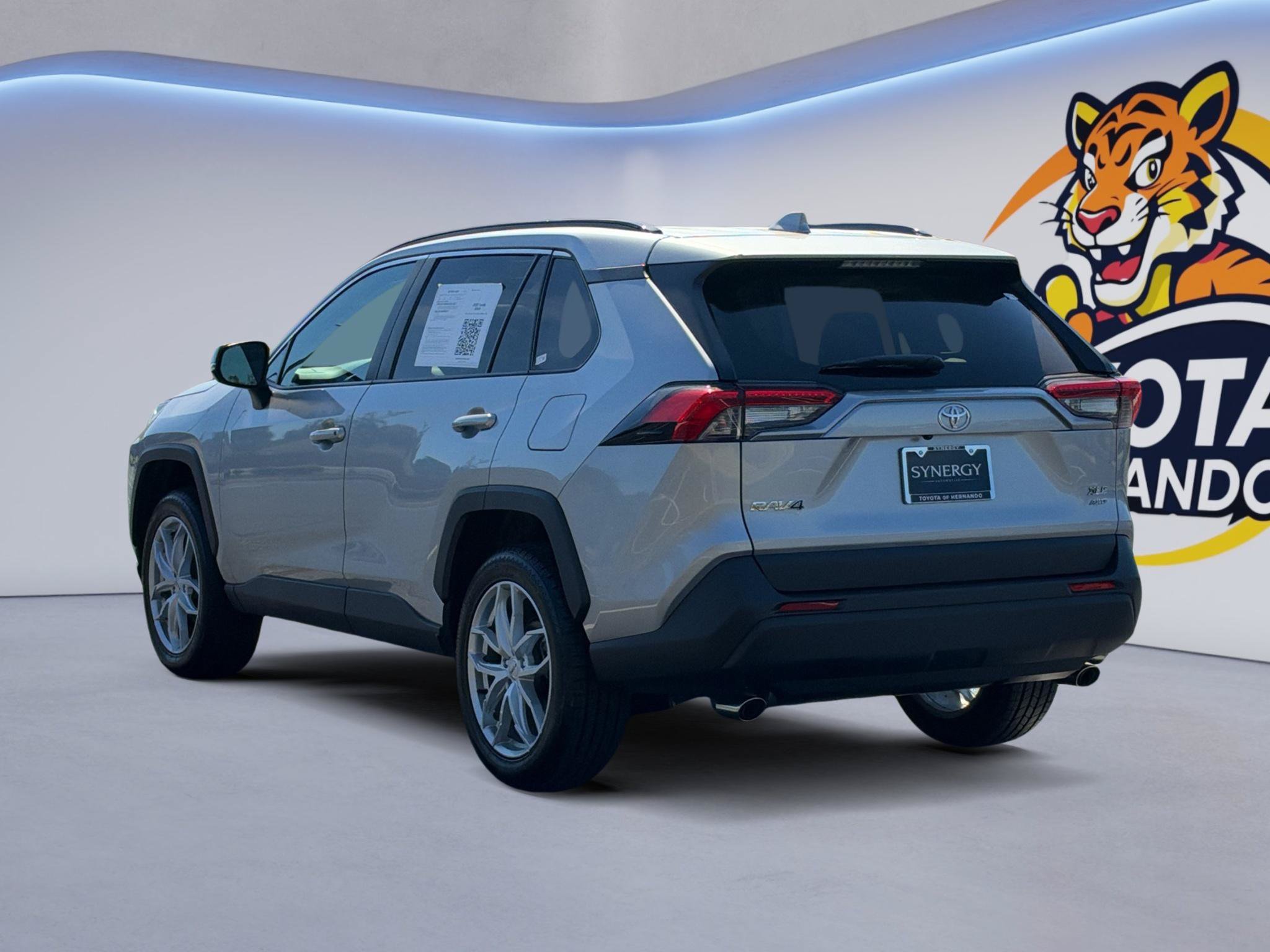 Used 2025 Toyota RAV4 XLE Premium w/ Weather Package AWD/4WD image 8