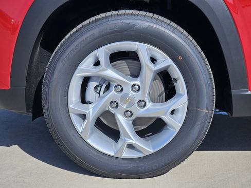 New 2026 Chevrolet Trax LS w/ LS Convenience Package FWD image 12