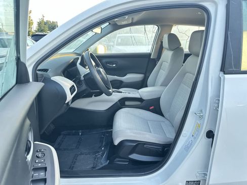 Used 2024 Honda HR-V LX image 2