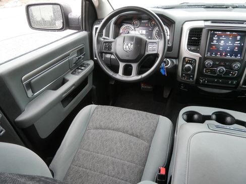 Certified 2018 RAM 1500 Big Horn AWD/4WD image 9