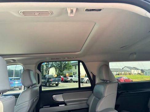 Used 2025 Ford Expedition Max Active RWD image 40