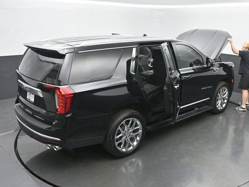 Used 2022 GMC Yukon Denali w/ Denali Ultimate Package AWD/4WD image 39