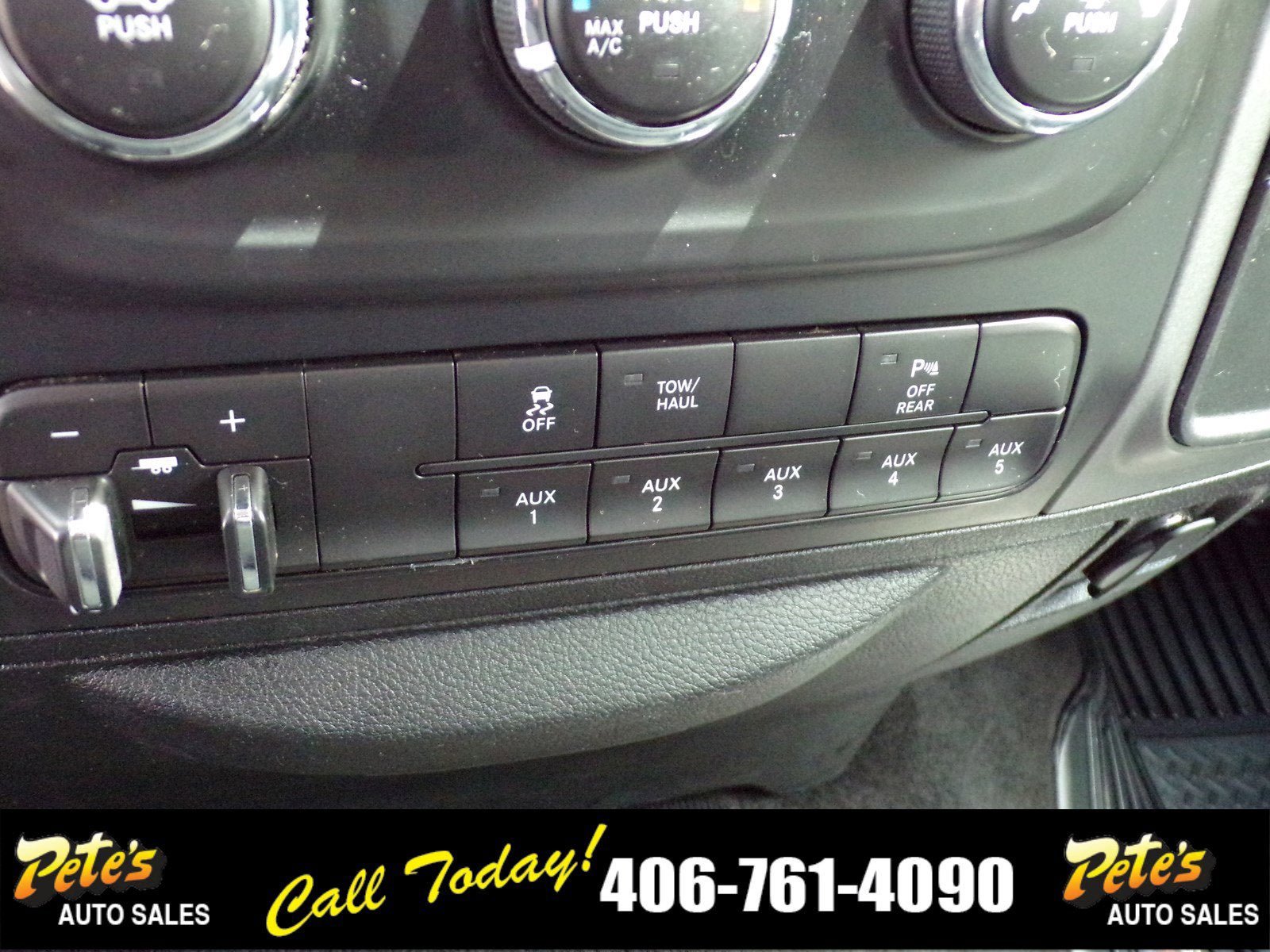 Used 2017 RAM 2500 Tradesman w/ Chrome Appearance Group AWD/4WD image 28