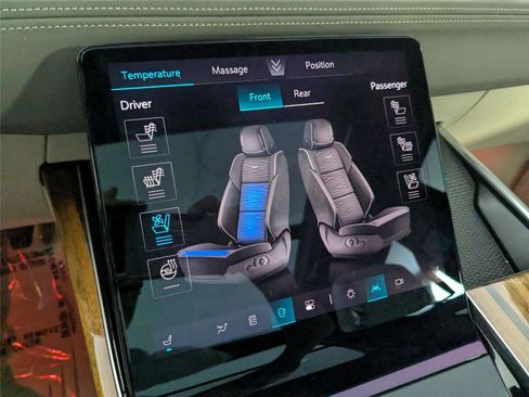 Used 2025 Cadillac Escalade Sport Platinum w/ LPO, Floor Liner Package AWD/4WD image 30