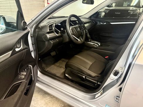 Used 2017 Honda Civic EX-T image 9