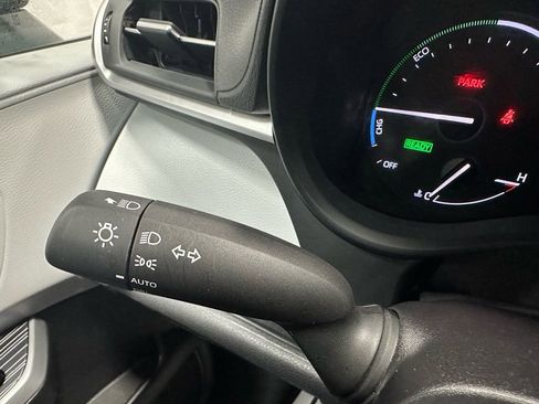 Used 2025 Toyota Sienna LE image 21