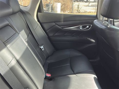 Used 2015 INFINITI Q70 3.7 image 10