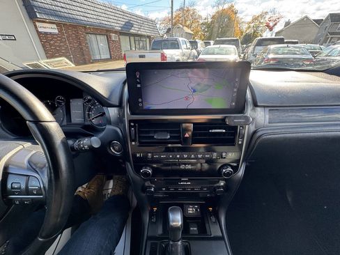 Used 2022 Lexus GX 460 image 43