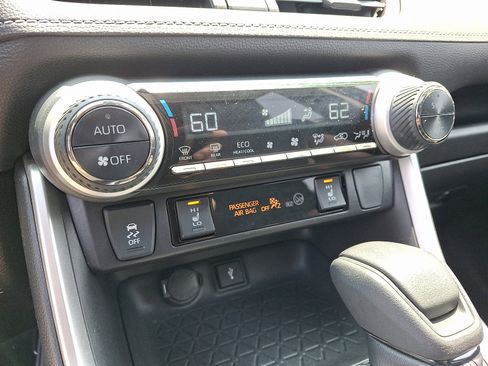 Certified 2022 Toyota RAV4 XLE w/ Convenience Package image 16