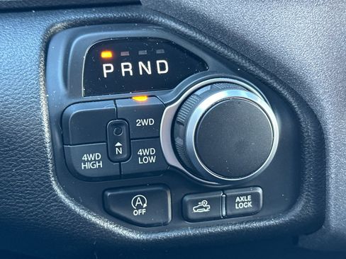 Used 2025 RAM 1500 Warlock AWD/4WD image 21
