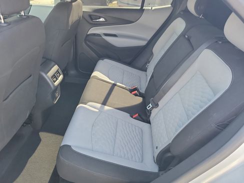 Used 2019 Chevrolet Equinox LS FWD image 9