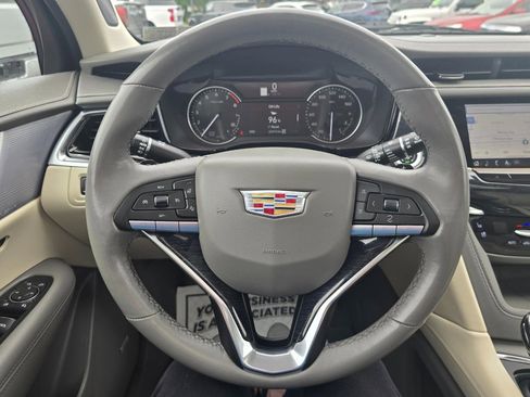 Used 2024 Cadillac XT6 Premium Luxury AWD/4WD image 7