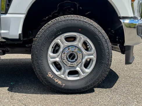 New 2026 Ford F350 XLT w/ FX4 Off-Road Package image 17