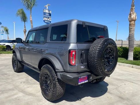 New 2026 Ford Bronco Badlands w/ Sasquatch Package AWD/4WD image 3