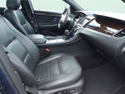 Used 2018 Ford Taurus Limited w/ Driver Assist Package image 26